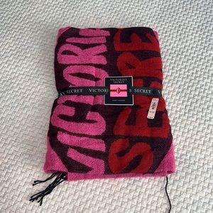Victoria’s Secret fringe blanket NWT
